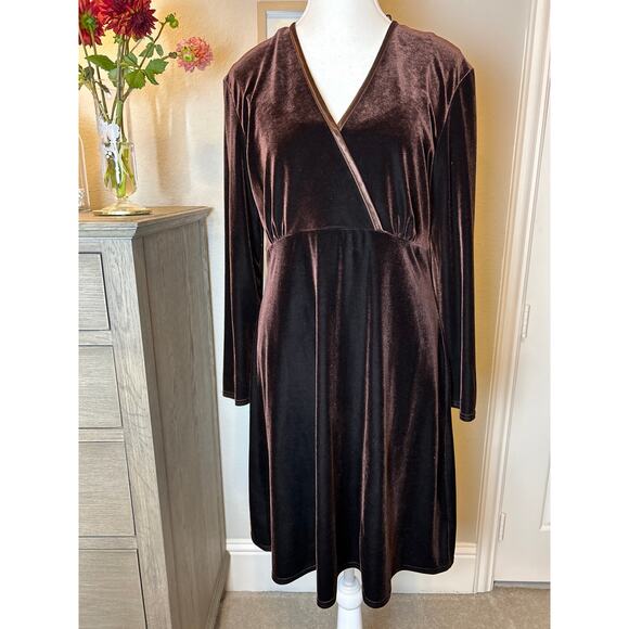 K.C. Spencer New York | Brown Velvet Fit and Flare Long Sleeve Dress | 12 - Picture 3 of 13